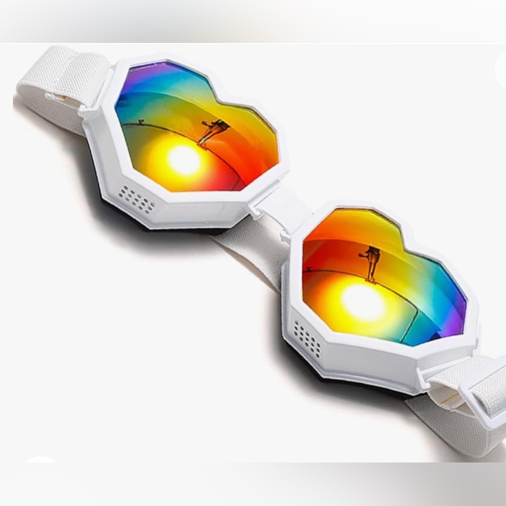 NWT Heart Shaped Sunglasses Fashion Ski Goggles